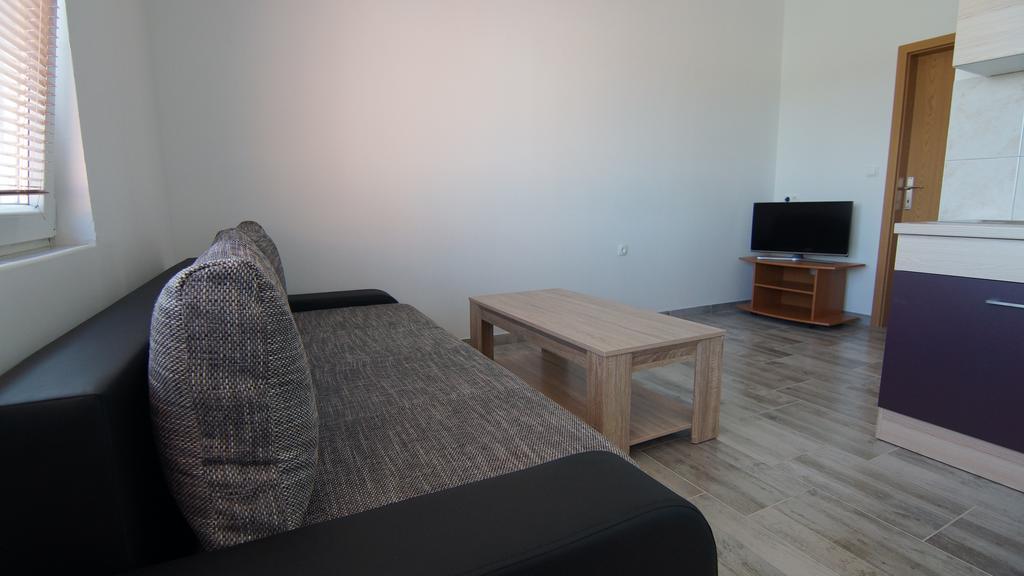 Apartments Domani Vir Εξωτερικό φωτογραφία